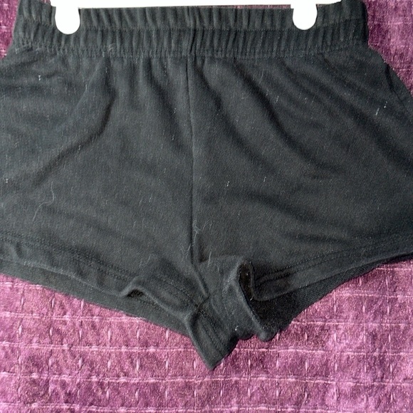 SHEIN black shorts size small or 4 good shape - Picture 3 of 4